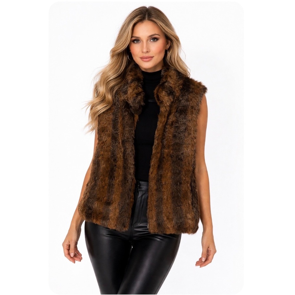 Reversible Faux Fur Vest Brown Striped Black Zip Up Sleeveless Jacket Pockets